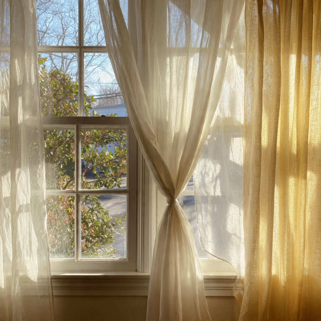 29 Fresh Spring Bathroom Decor Ideas to Try Now 13 Sheer Window Treatment Ideas